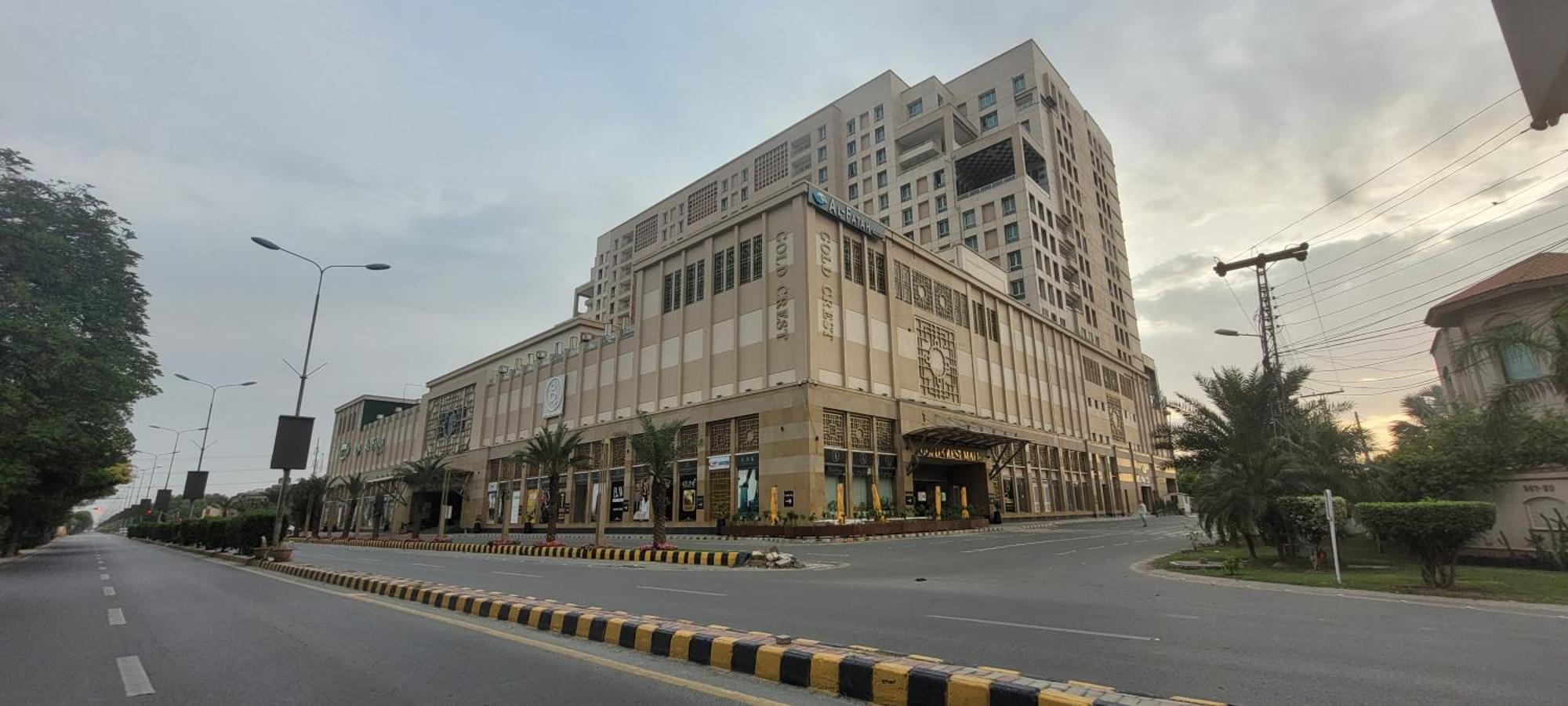 Gold Crest - Luxury Hotel Serviced Apartments Dha Phase 4 Lahore By Lmy Exterior photo